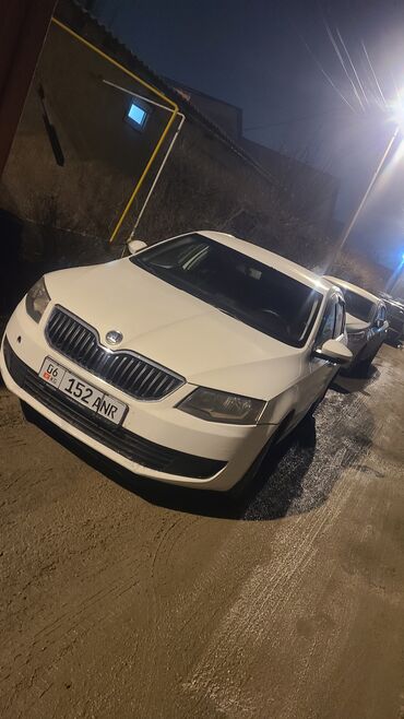 Skoda: Skoda Octavia: 2013 г., 1.2 л, Механика, Бензин, Седан