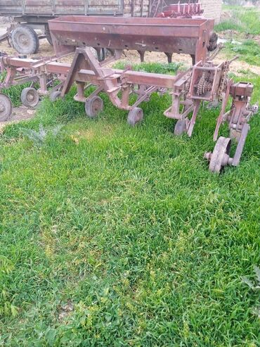 Другие культиваторы: Продаю культиваторы в полном комплекте синий 350.000сом красный — 9