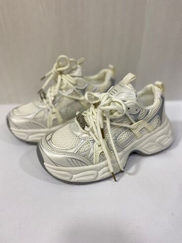 женские кроссовки reebok dmx: Ağ-krem rəng palitrasında chunky (qalın altlıqlı) qadın/kisi idman