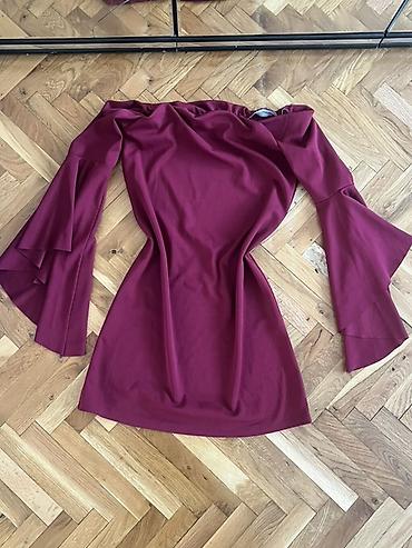 swarovski nakit narukvice cene: Elegantna bordo mini haljina na ramenima (off-shoulder) sa zvonastim — 1