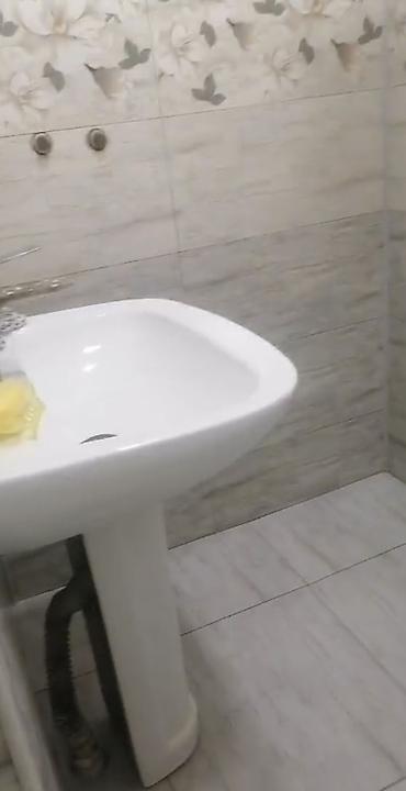 sovetskide kiraye evler: Elmlər akademiyası metrosu yaxınlığında 5/2- mərtəbə 2- otaqlı mənzi — 2