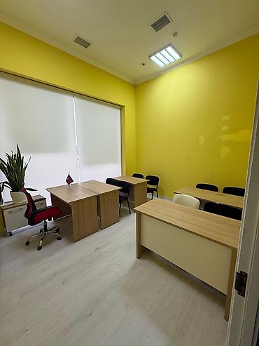 Ofis dəst mebeli: Ofis mebelləri dəsti - Resepsiyon stolu: Ön hissəsi ağ və taxta — 18