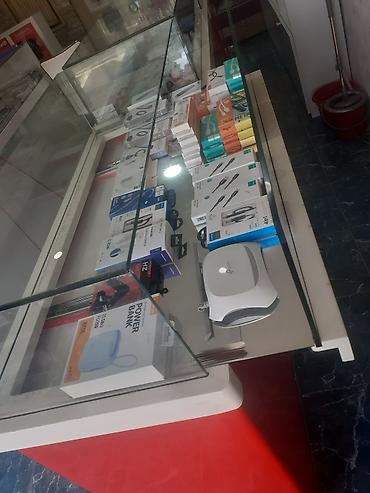 Оборудование для магазинов: Vitrin tipli satış pişi – şüşə üstlü, qırmızı modul stendlər - — 2