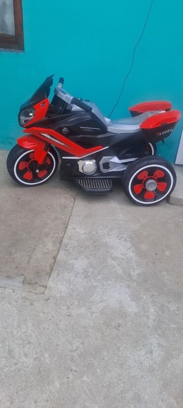 игрушки для детей: Uşaq üçün elektrikli üçtəkərli motosiklet. 430 alinib 150yə satilir