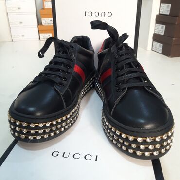 косметички бишкек: 38 и 39 размер
GUCCI