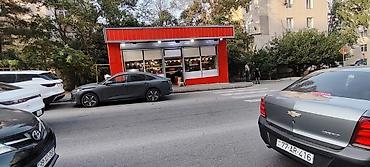 Kommersiya daşınmaz əmlakı: İcarəyə verilir –İnşaatçılar metrosu. küçəyə vitrinli, hazır fəaliyyət — 3