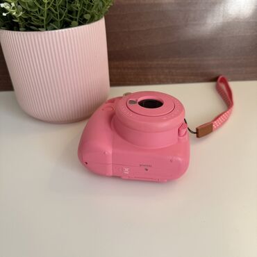 Fotoaparati: Ovaj ružičasti Fujifilm Instax Mini 9 fotoaparat omogućava trenutno — 8