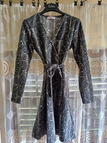 crna haljina i boja carapa: M (EU 38), bоја - Šareno, Dugih rukava