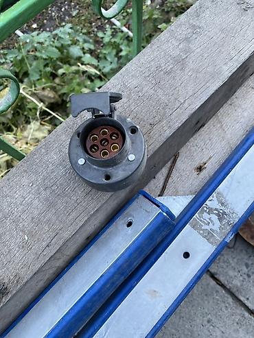 Розетка прицепа 7 PIN (круглая), с крышкой. Описание: - Стандарт 7