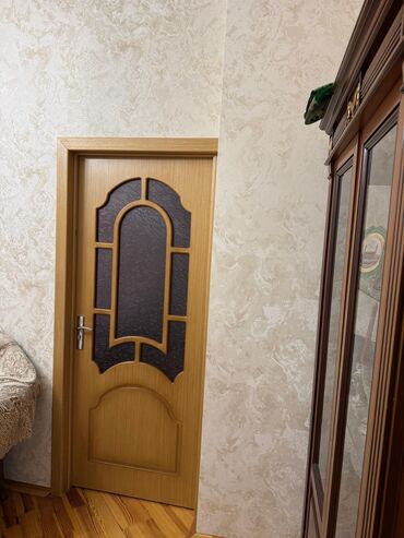 otaq qapıları işlənmiş: 4 eded ter temiz ev qapisi satilir