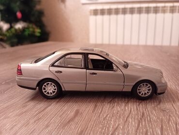 Avtomobil modelləri: Mersedes c 220 modeli kitay istehsalı 1/36 ölcüdədəir .Bu modeli Öz — 3