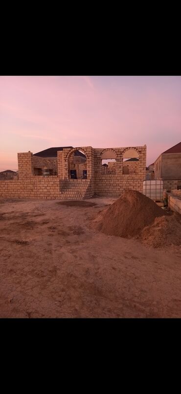 Tikinti işləri: Ev tikintisi xidməti təklif olunur. Bu xidmət müştərinin istəyinə — 11