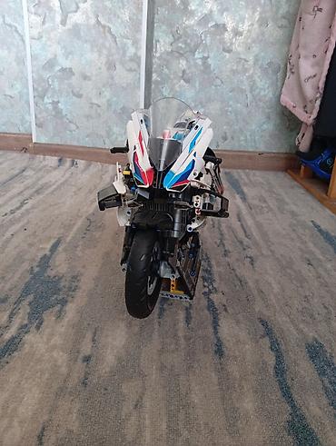 Игрушки: Срочно продаю Лего спортбайк БМВ и Дукати все детали подвижные, куль — 5