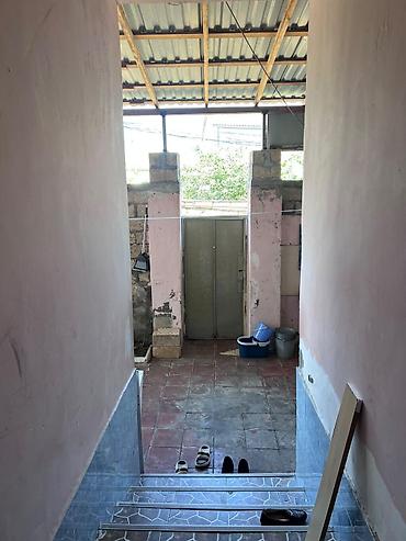 apartman tipli evler: Həyətyanı ev – geniş örtülü eyvan və rahat planlama 119 yolunda — 2