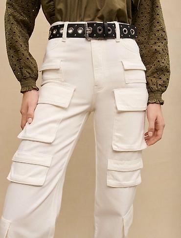 m10 pantalone: Calliope cargo jeans.
M velicina. Struk 39, duzina 103.
Bela boja — 2