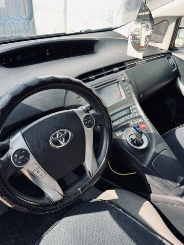 рычак на фит: Toyota Prius: 2013 г., 1.8 л, Автомат, Гибрид, Хетчбек