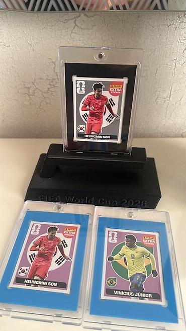 Panini “Extra Sticker” futbol stikerləri – vitrin və qoruyucu qablarla