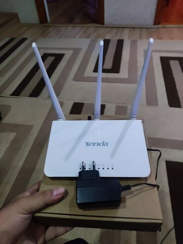 Modemlər və şəbəkə avadanlıqları: Tenda F3