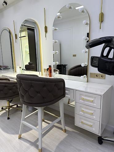 salon divan: Gözəllik salonu üçün mebel və avadanlıq komplekti. Komplektə — 2