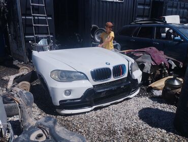 продаю нива: Передний Бампер BMW Б/у, цвет - Белый, Оригинал