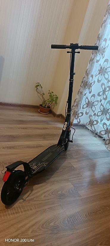 saat samdan: İşlənmiş Elektrik samokat ≤ 5", ≤ 250 Vt, 16 - 25 km/s, Ödənişli çatdırılma — 1