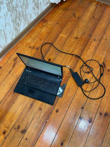 Baş geyimləri: Nodbuk tam işlekdır hec bır problemı yoxdur Zaryatlada saxlayır Ram — 6