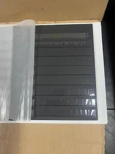 Numizmatika i filatelija: Album za marke u registratoru sa listovima pregradama - Registrator — 12