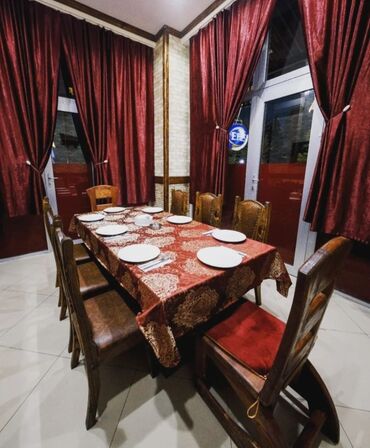 Restoran, kafelər: Neftciler metrosundan bir neçə dəqiqə aralı məsafədə hazır vəziyyətdə — 13