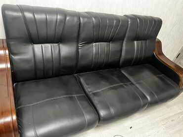 бу мебель кара балта: Кеңсе үчүн диван, Колдонулган, түсү - Кара, Булгаары