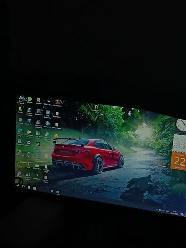 Serverlər: Satiram 400 Azn tam ideal veziyetdedir detallarin a kimi keys e kimi