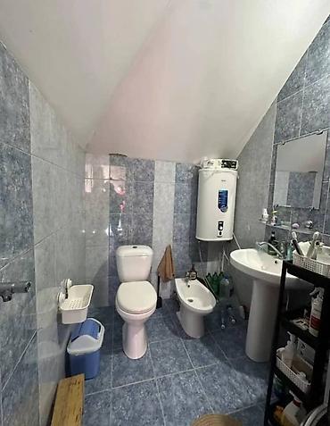 Продажа коттеджей и домов: Продается просторный дом с участком 16 соток ж/м Ынтымак (ул — 17