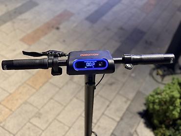 Elektrikli samokatlar: Sürət max: 40km/saat Məsafə dolu şarj ilə :~ 95km Yük götürmə max: 140 — 7