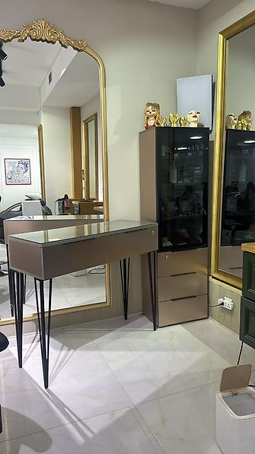 Salon, tibbi mebel: Salon üçün vitrinqarderob və konsol stol dəsti - Material: MDF — 1