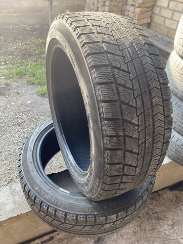 Шины: Шины 235 / 45 / R 18, Зима, Б/у, Пара, Легковые, Япония, Bridgestone