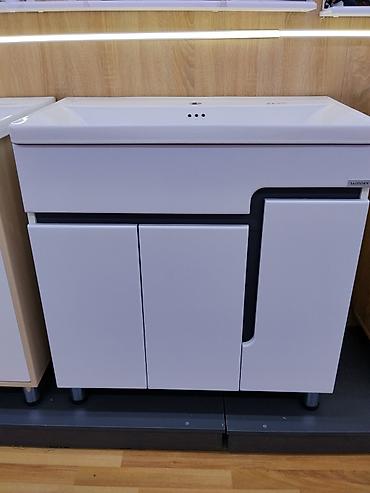 silver kitchen: Тумба с умывальником для ванной комнаты, ширина 80 см. - Современный — 1