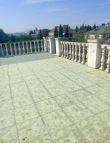 zigda heyet evleri: Satılır: geniş həyəti olan iki mərtəbəli mansardlı fərdi yaşayış evi — 10