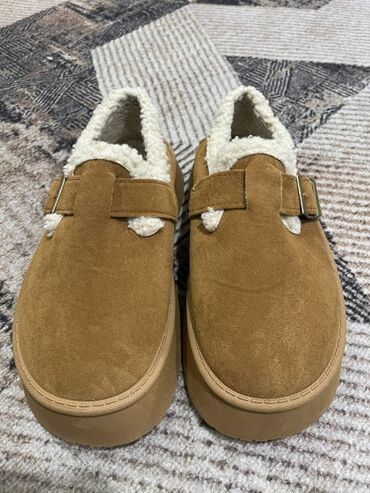 зимний обув мужской: Сабо, 38, UGG, Б/у, цвет - Коричневый, Самовывоз