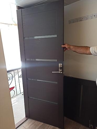 qapı şüşəsi: Satılır 2 ədəd qapı.Qapi 2eded 75azn biri Yasamal 4999 leli Müasir — 1