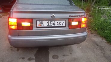 продаю авто в аварийном состоянии: Volkswagen Passat: 1994 г., 2 л, Автомат, Бензин, Седан