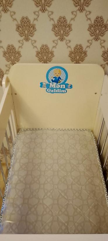 Beşiklər: Uşaq beşiyi – ağ krem rəngdə, mavi naxışlı - Material: ağac lövhə — 3