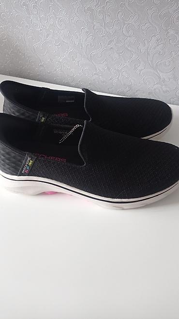 для слепых: Лоферы, 40.5, Skechers, Новый, цвет - Черный, Платная доставка — 1