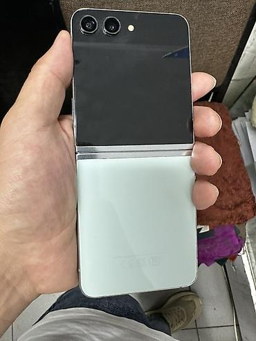 телефон раскладной: Samsung Galaxy Z Flip 5, Б/у, 512 ГБ, 2 SIM — 2