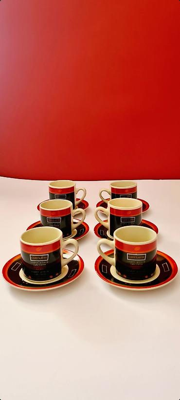 Kompleti posuđa: Servis 6 malih šoljica sa tacnom za kafu, motiv “CAFE’ LATTE”. - Nove — 3