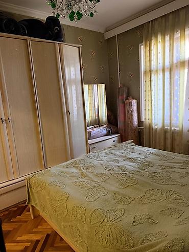 bakida menzil: . Satılır 2 otaqlı köhnə tikili 65 m², Azadlıq Prospekti m. 🏡 SATILIR — 5