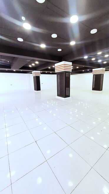 Mağazalar: Göyçay ş. tam mərkəzdə çox əla yerdə 3 mərtəbə + monsar + aşağıda — 2