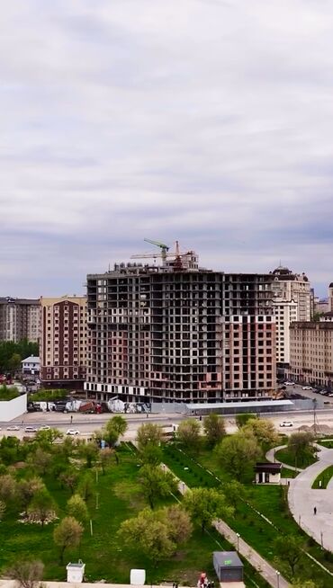 квартира на лень: 2 бөлмө, 60 кв. м, Элитка, 13 кабат, ПСО (өзү оңдоп түзөтүп бүтүү үчүн)