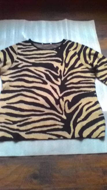 Ostala ženska odeća: Dve velike kese odeće samo 300 dinara. jakna, 6 košulja, 4 džempera na lalafo.rs — 21 Ostala ženska odeća: Dve velike kese odeće samo 300 dinara. jakna, 6 košulja, 4 džempera — 21