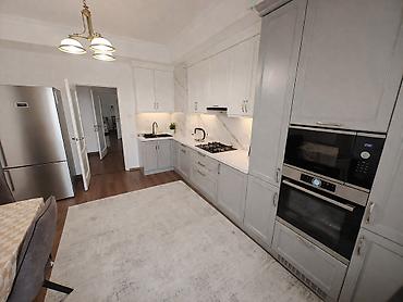 330000: 3 комнаты, 140 м², 3 мкр 7 этаж — 4