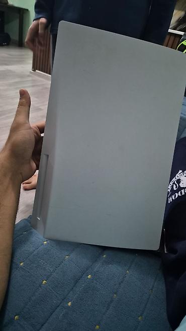 playstation 45: Ela vezyette ustada olmayib qutusu yoxdur oyun yoxdur 1 pult verilecek — 2