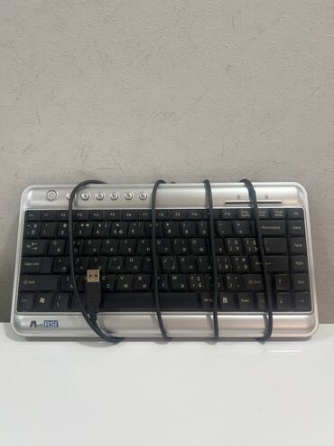 macbook ikinci el: USB klaviatura - Naqilli, USB A qoşulma - Tam ölçülü düymə düzülüşü